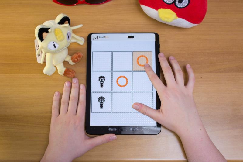 Playing Tic-Tac-Toe on Feelif Pro